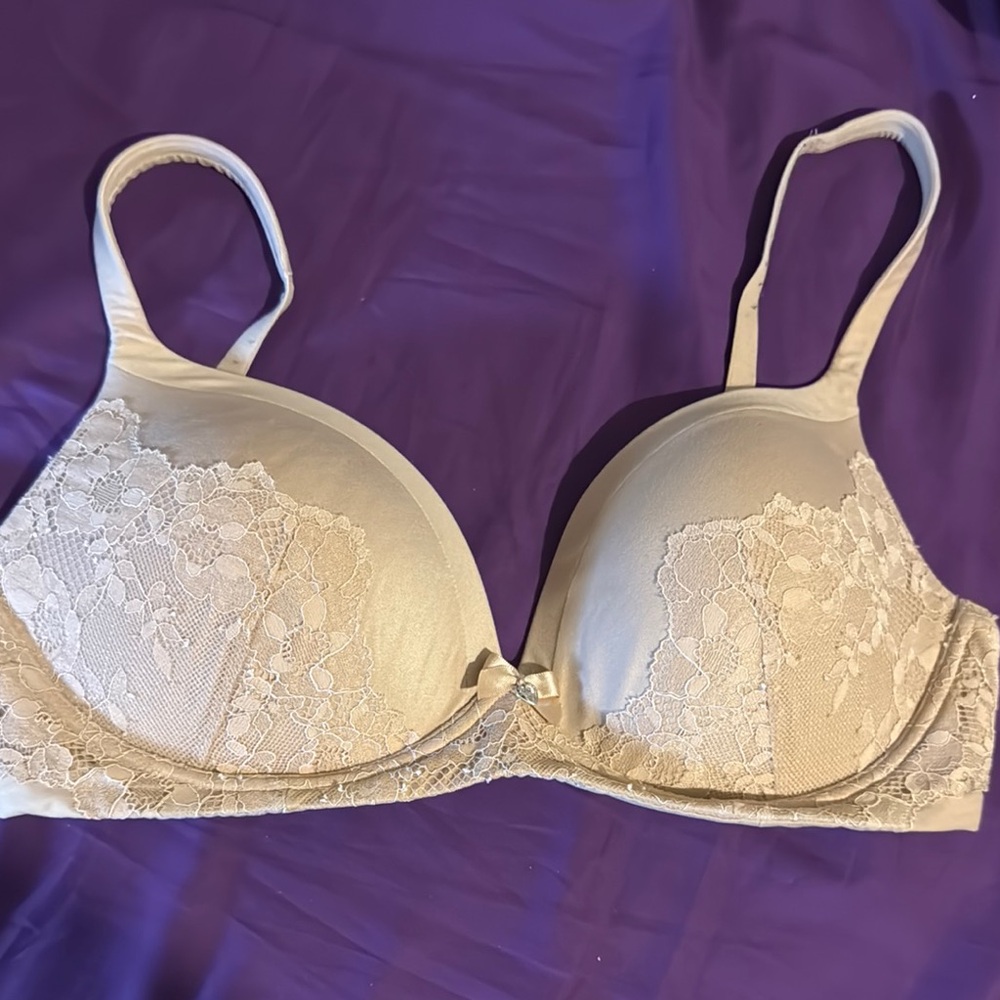 Victoria's Secret Cream Lace Padded Bra